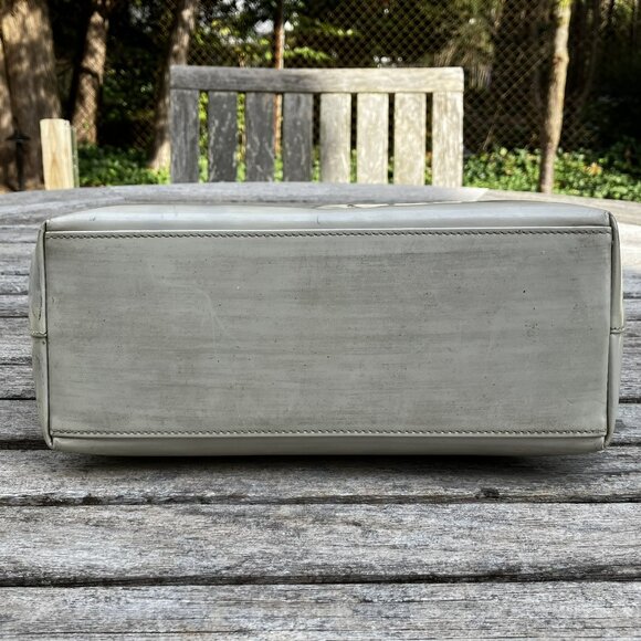 đź’ŻAuthentic GUCCI Vintage Pearlescent Leather Shoulder Bag - Picture 7 of 16